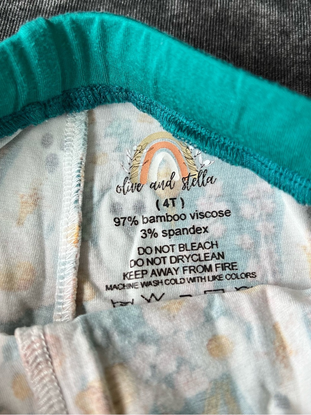 Olive and Stella Girls Bamboo Ghosted Pajama Set Size 4T - Picture 7 of 9